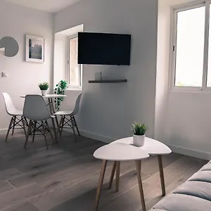 Roca Foradada Apartment