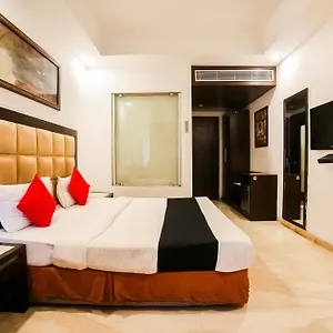 Hotel Livasa Near Blk Hospital