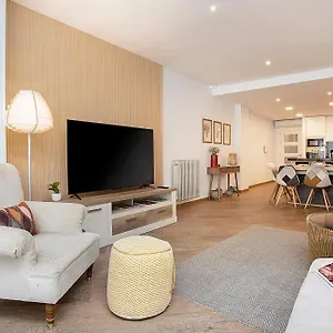 Genteel Tablas Apartment