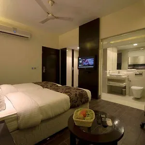 Hotel Good Times
